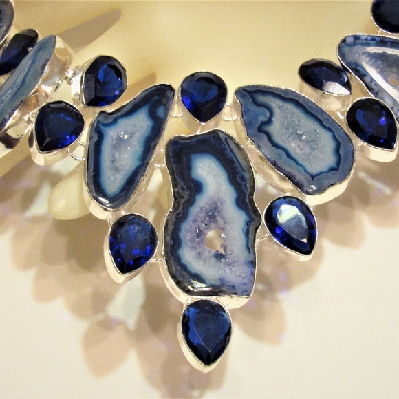 Stunning Crystal Blue Agate Slice Druzy Necklace - Picture 5 of 5